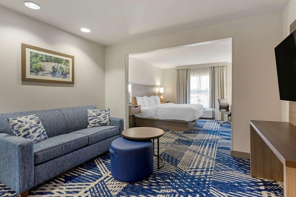 Comfort Inn & Suites Hot Springs Midtown photo 18