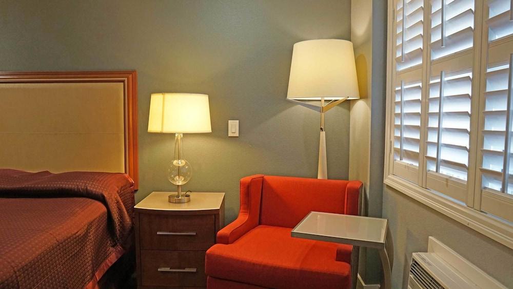 Del Mar Motel photo 2