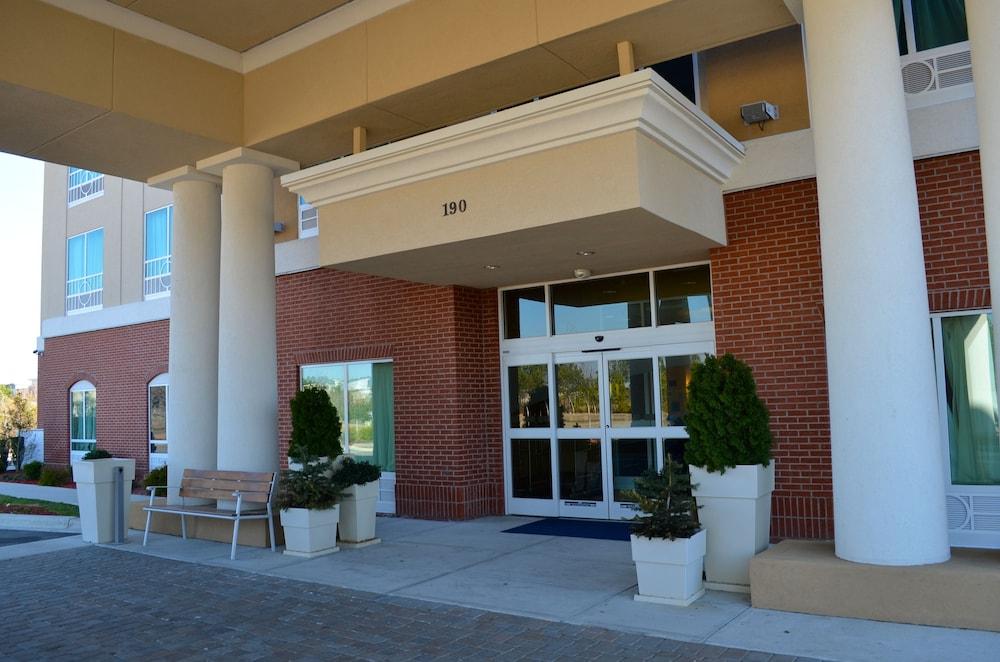 Holiday Inn Express Hotel & Suites Smithfield - Selma I -95 by IHG photo 34