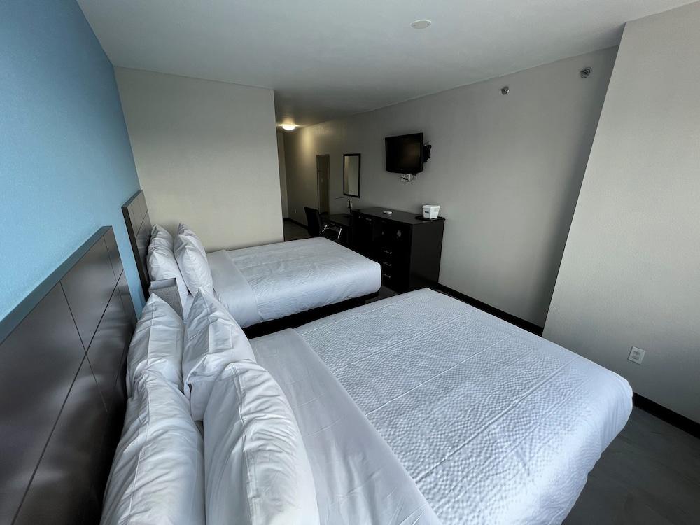 Travelodge by Wyndham Ozone Park photo 9