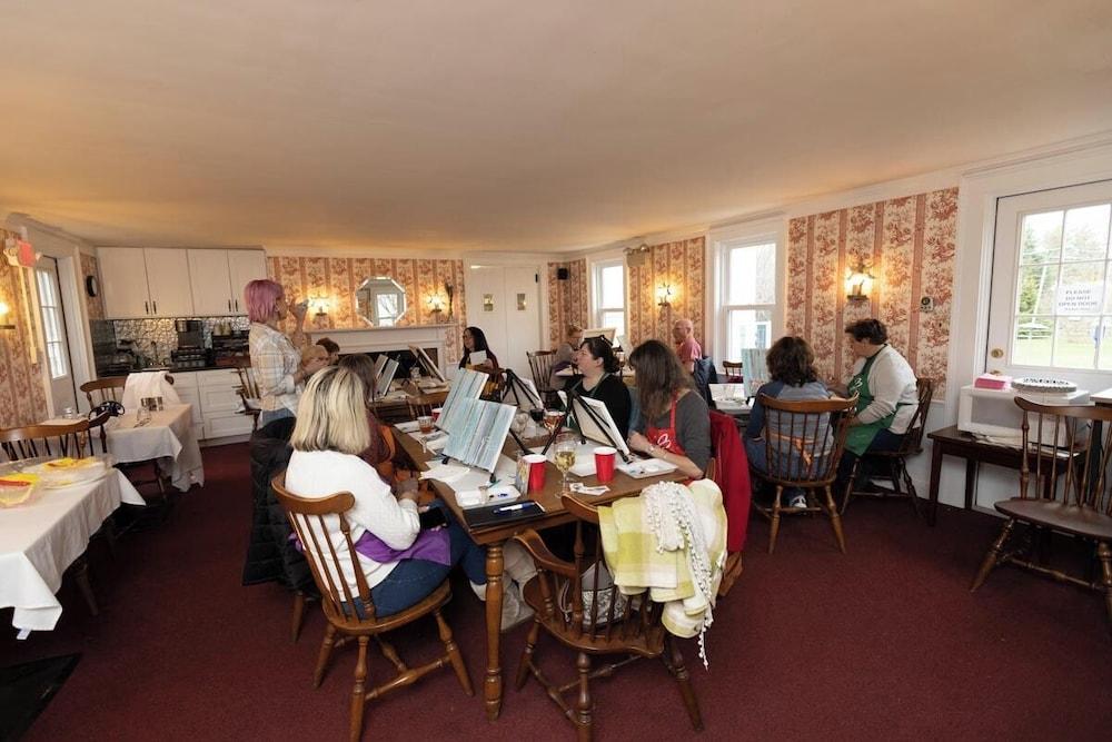 Blue Bear Inn photo 67