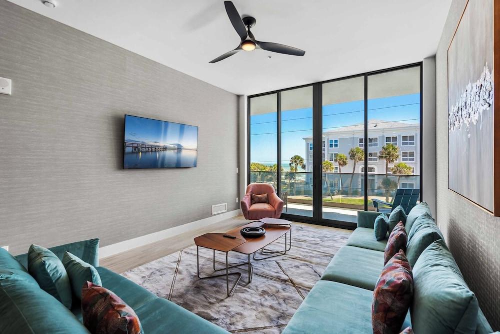 Harbor Island Beach Club by Villatel photo 31