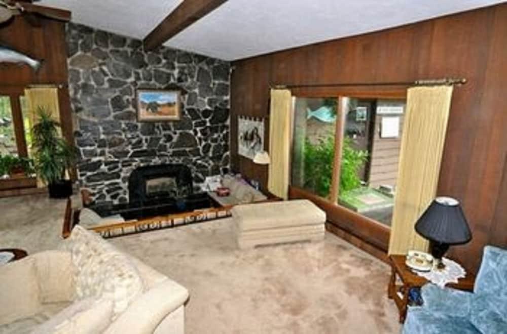 Soldotna Alaska Fishing Lodge photo 16