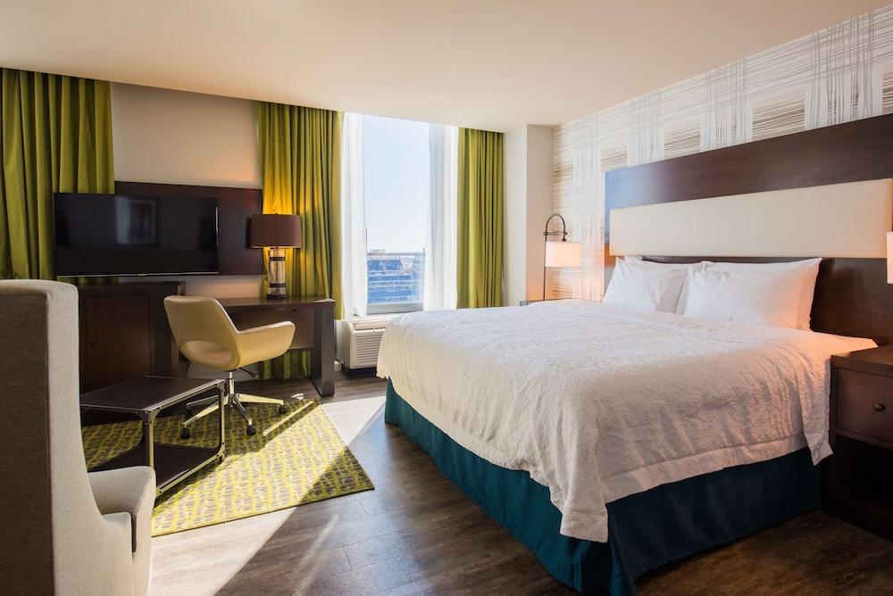 Hampton Inn & Suites Washington DC-Navy Yard photo 13