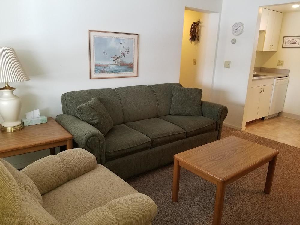Lakeshor Motor Inn photo 30