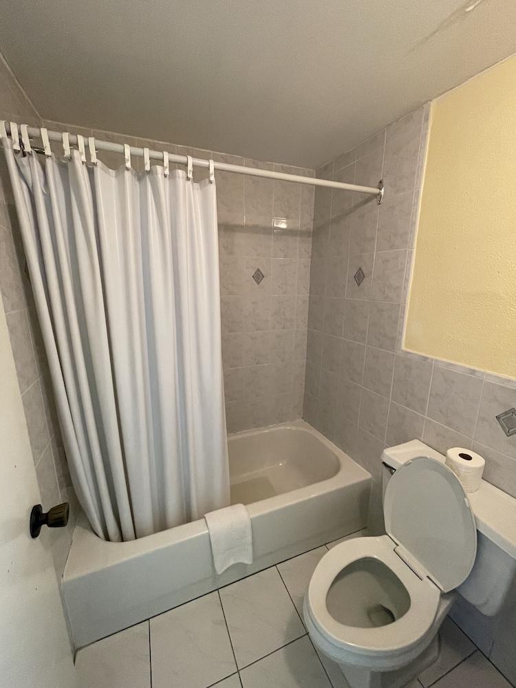 Clearwater Inn photo 11