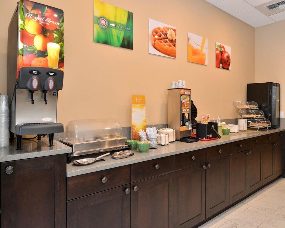 Quality Inn & Suites Tacoma - Seattle photo 18