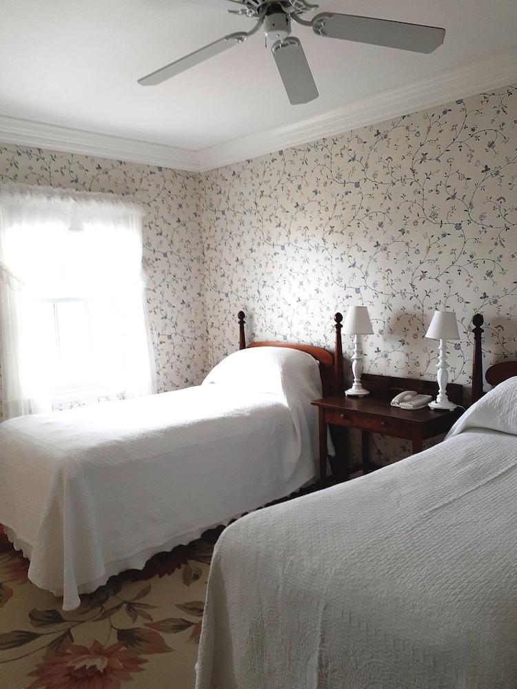 The Colony Hotel photo 30