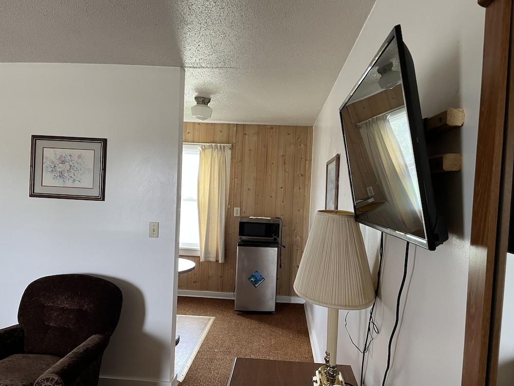 Sudbury Court Motel and RV Park photo 9