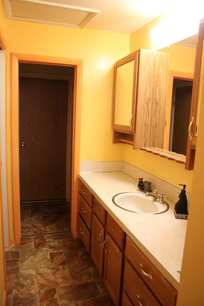 Yellowstone Wildlife Cabins photo 11