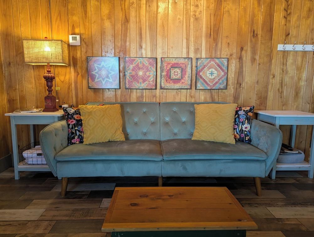 Feather Nest Inn photo 57