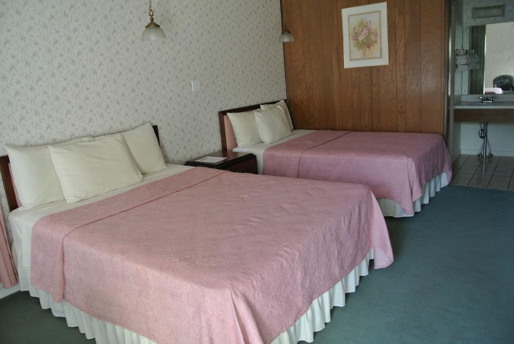 RoseWood Inn photo 25