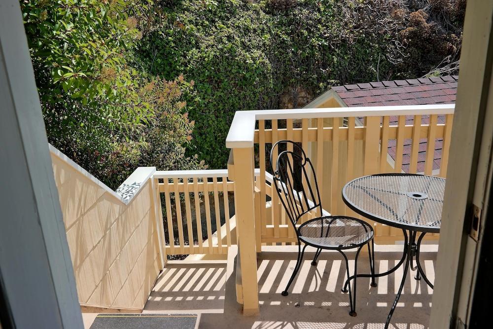Malibu Country Inn photo 30