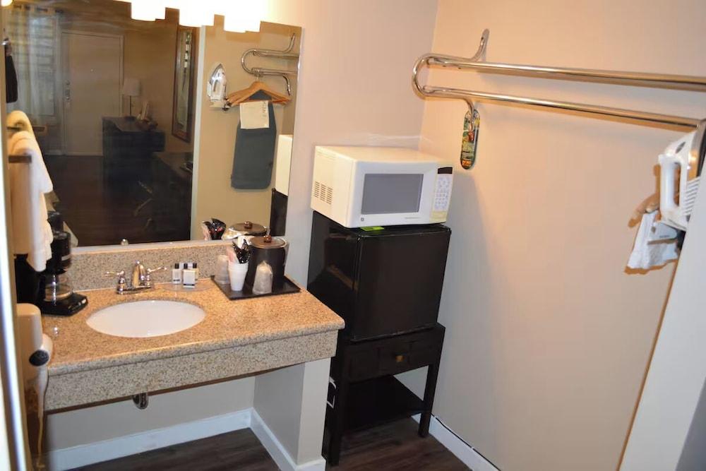 Home Away Inn LLC Laramie photo 5