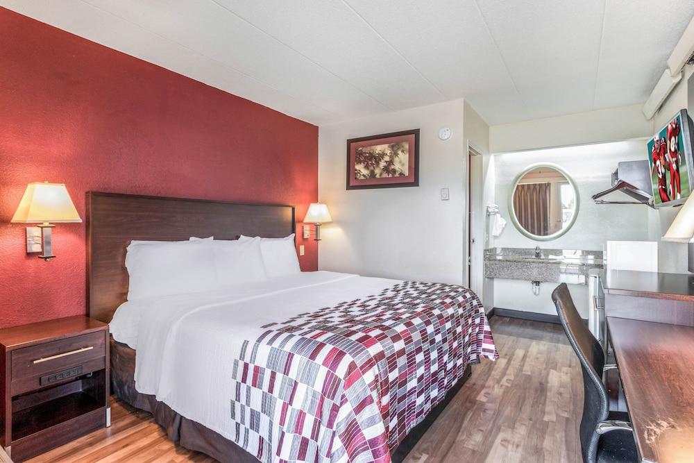 Red Roof Inn Columbia, MO photo 22