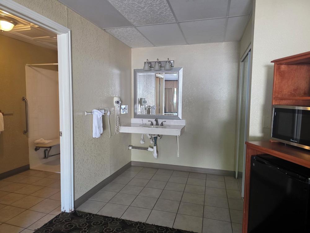 Montrose Valley Lodge photo 18