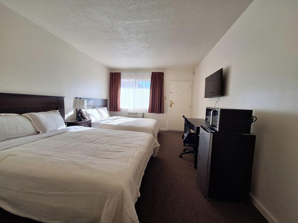 Leisure Lodge Motel photo 12