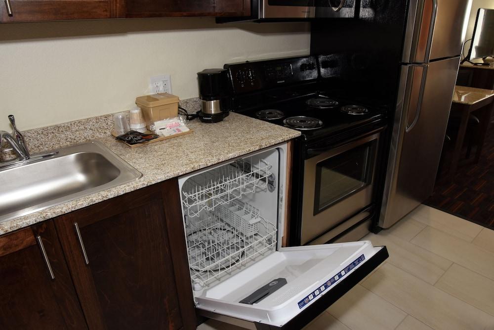 Home Away Suites photo 18