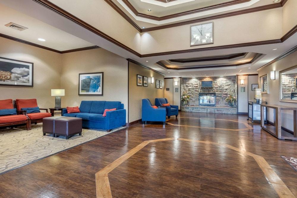 Comfort Suites Rolla photo 4