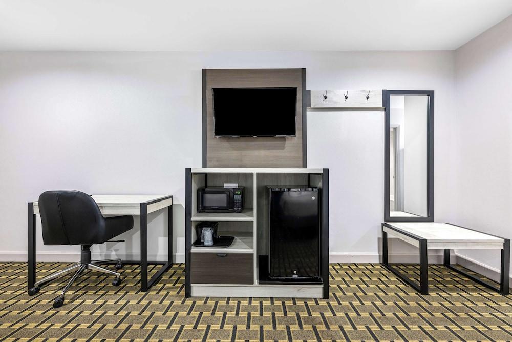 SureStay by Best Western Huntsville University Area photo 12