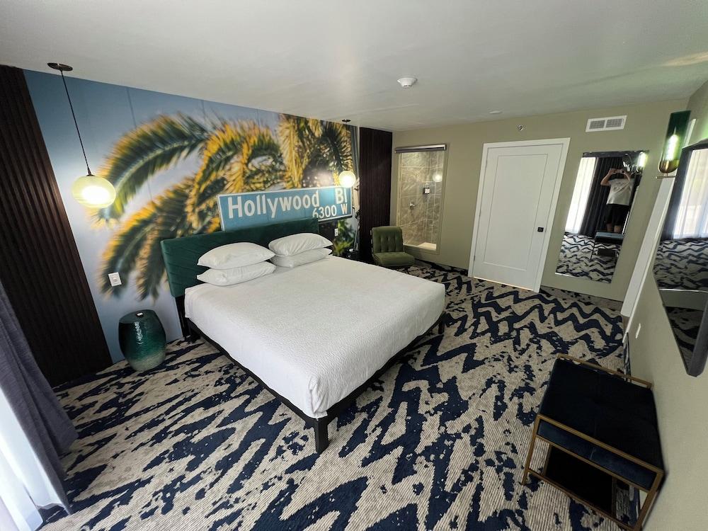 Lighthouse Inn & Suites photo 5