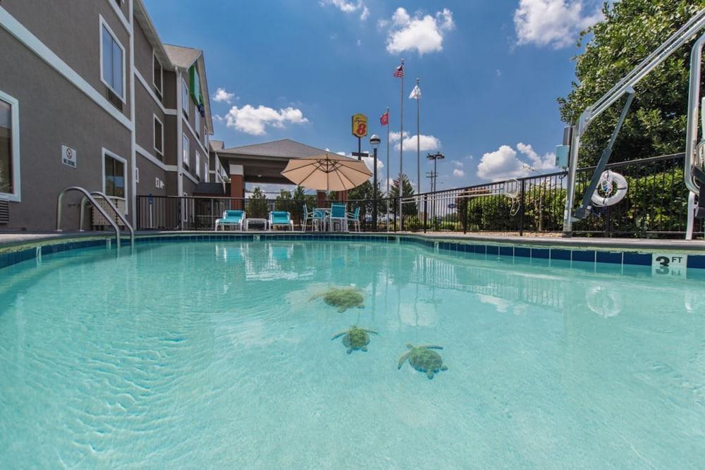 Holiday Inn Express Dandridge by IHG photo 10
