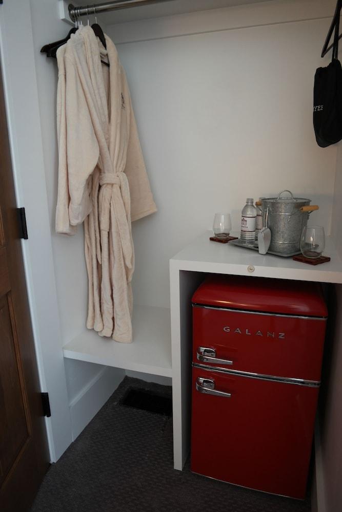 Amelia Schoolhouse Inn photo 10