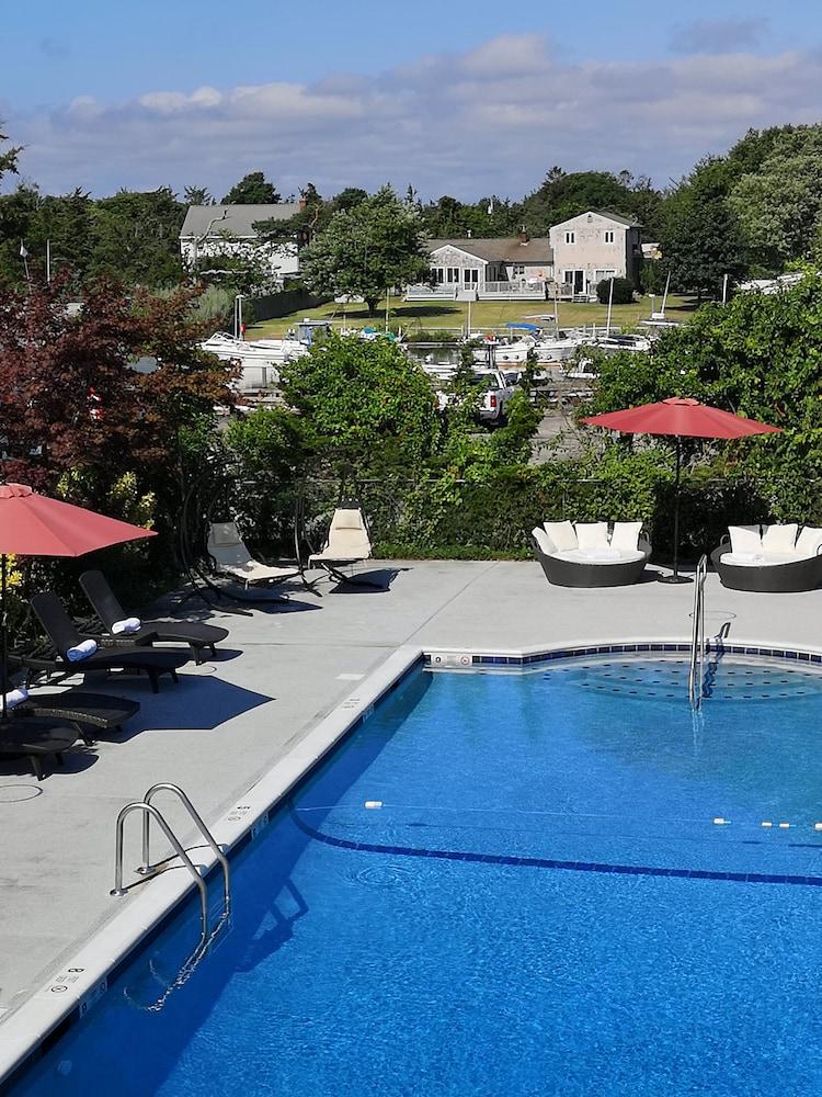Baywatch Hotel & Marina photo 13