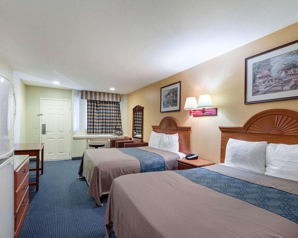 Rodeway Inn South Houston photo 11