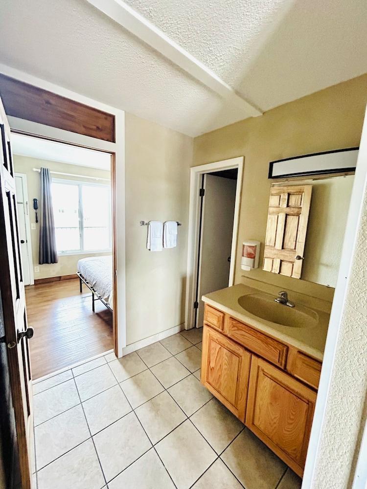 Silver Sands Hotel & Resort photo 35