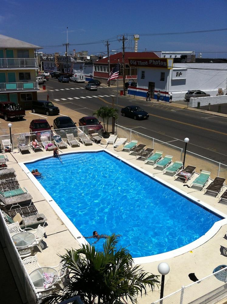 Surfside Motel photo 39