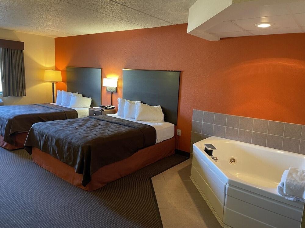 AmericInn by Wyndham Minocqua photo 40