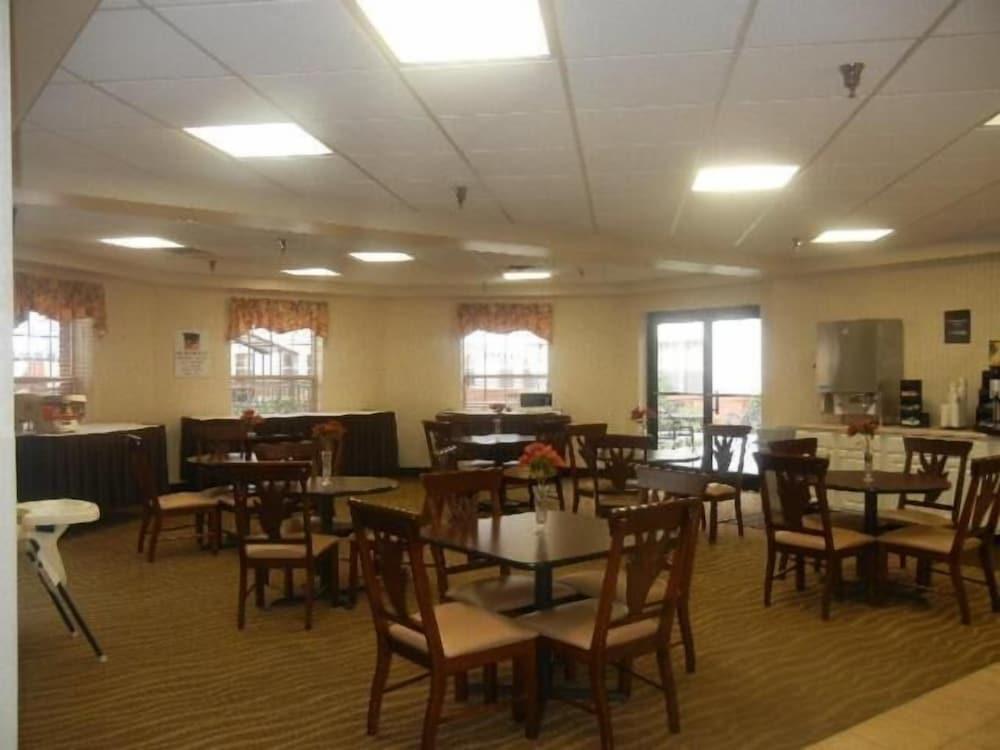 Landmark Inn Fort Liberty photo 22