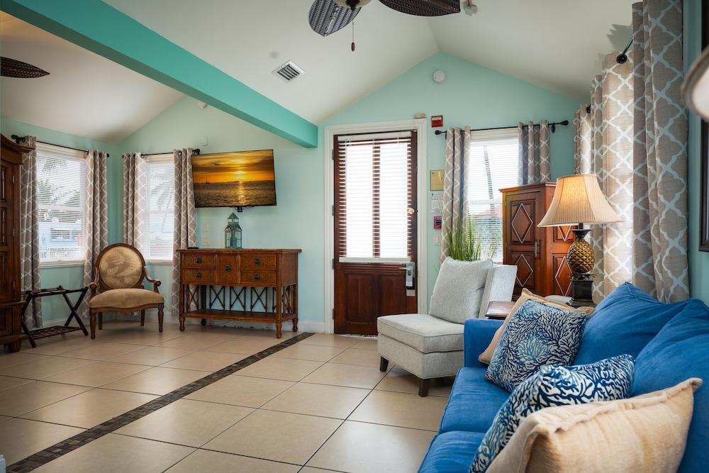 Southernmost House photo 27