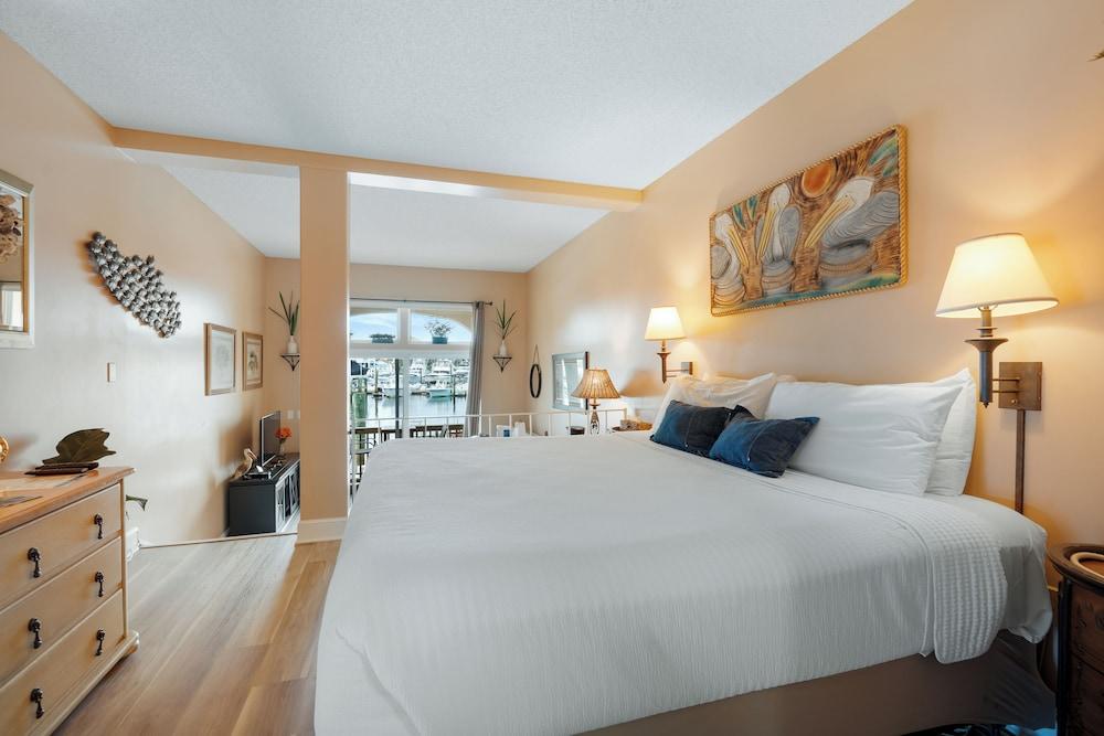 Inn at Camachee Harbor by Coolvacay photo 27