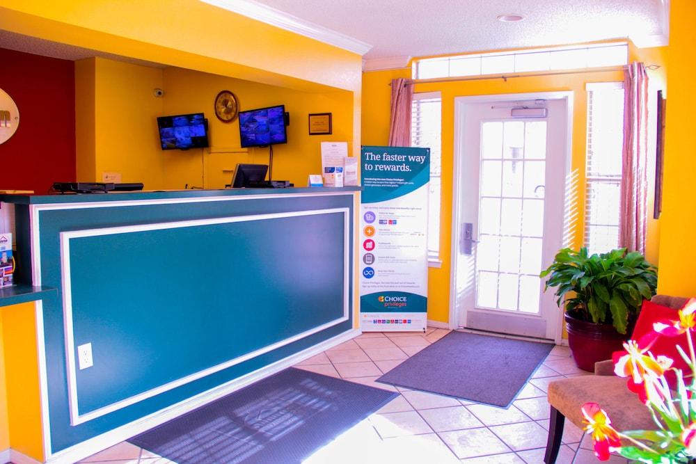 Suburban Studios Albuquerque Uptown photo 7