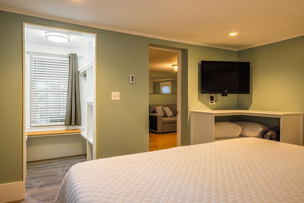 Eagle House Motel photo 18