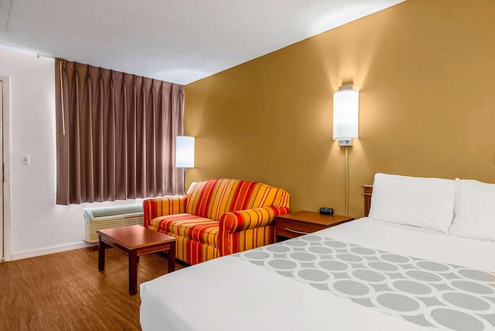 Econo Lodge Crystal River photo 18