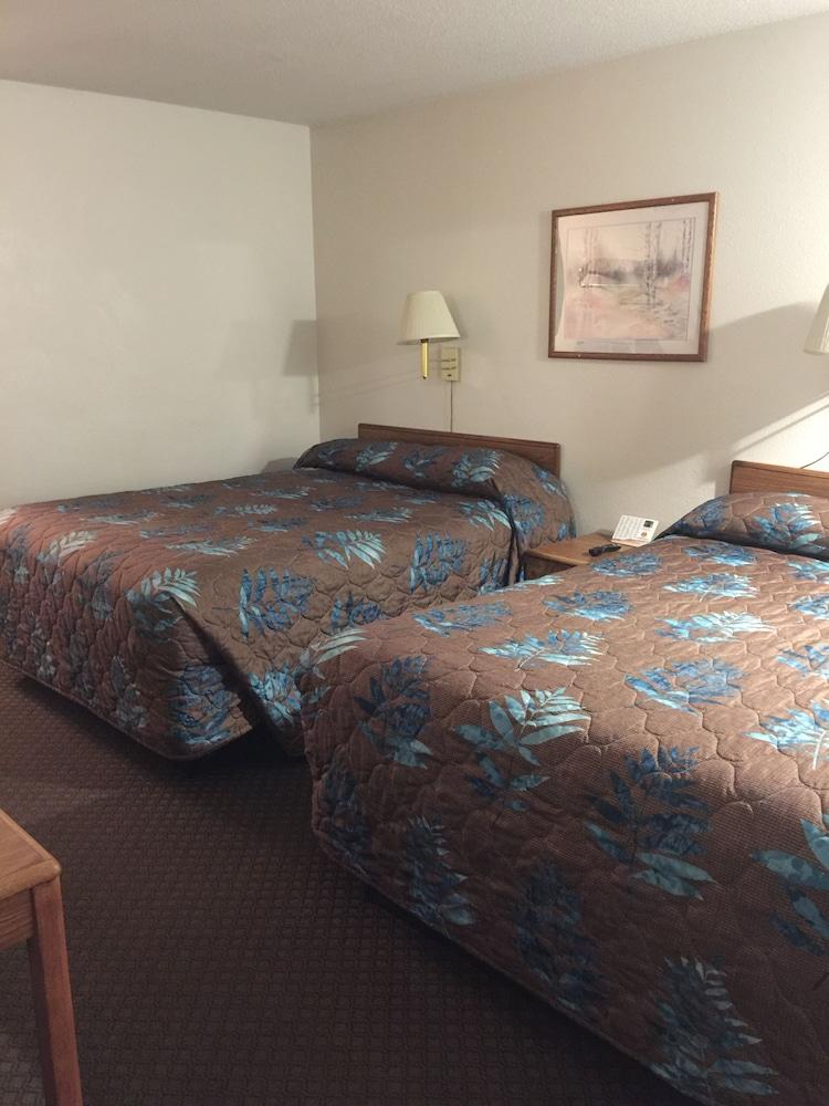 Lazy U Motel photo 10