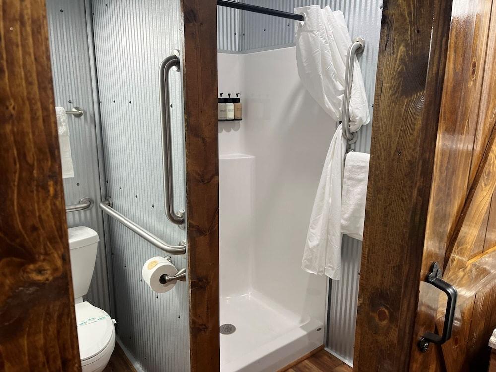 Lincoln Lodge photo 12