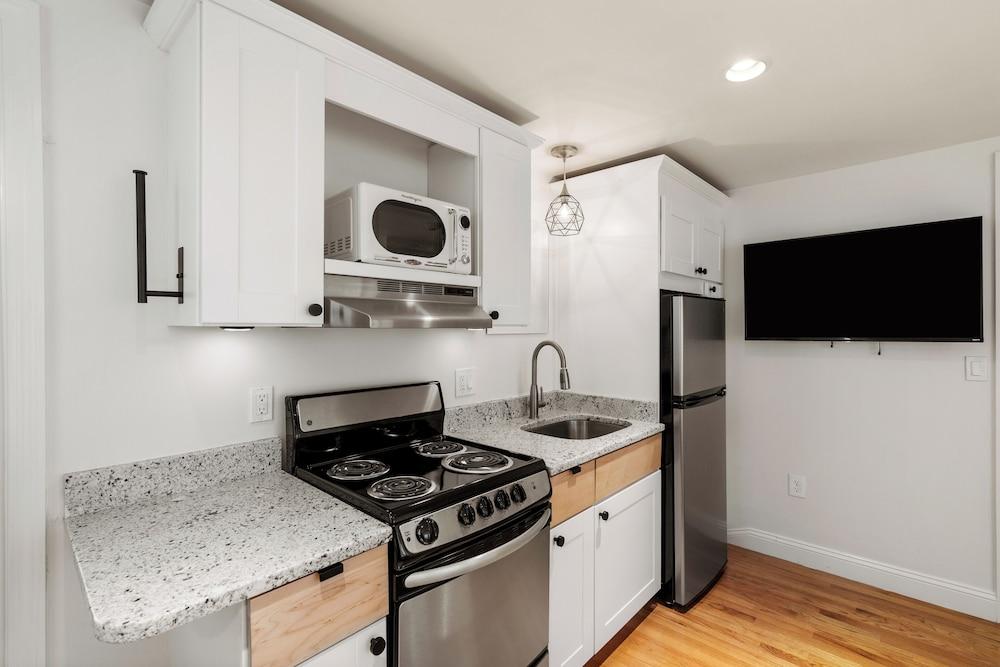 Hygge House Suites photo 28