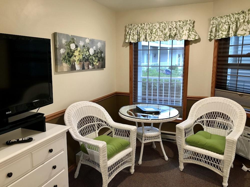 Bay Breeze Resort photo 66