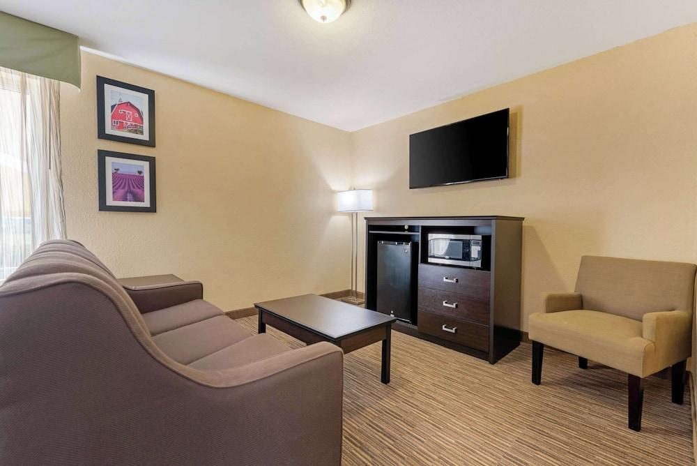 Quality Inn & Suites Brandenburg - Fort Knox photo 4