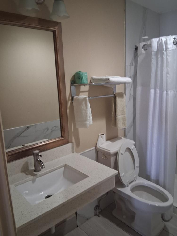 Cameron Inn & suites photo 5