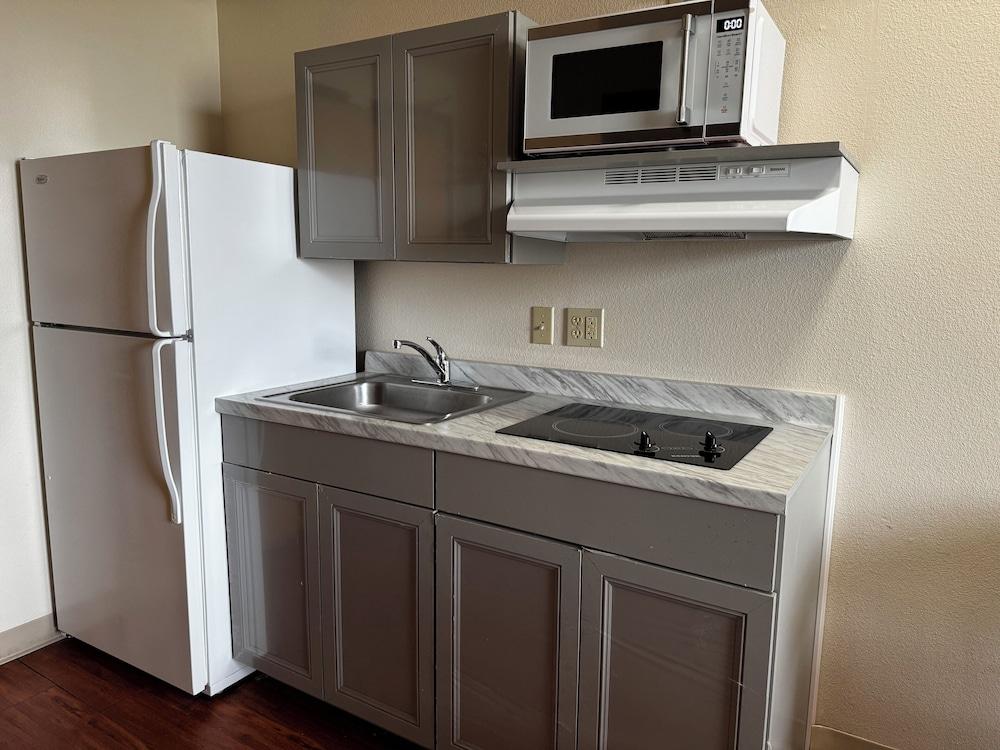 BEST STUDIO INN photo 13