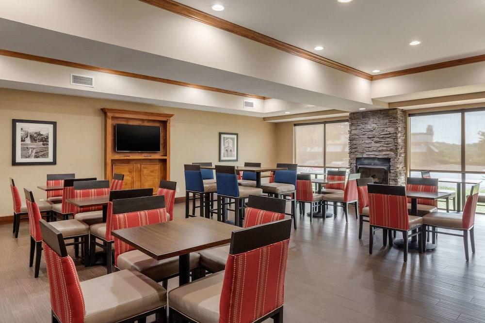 Comfort Suites Johnson City near University photo 5