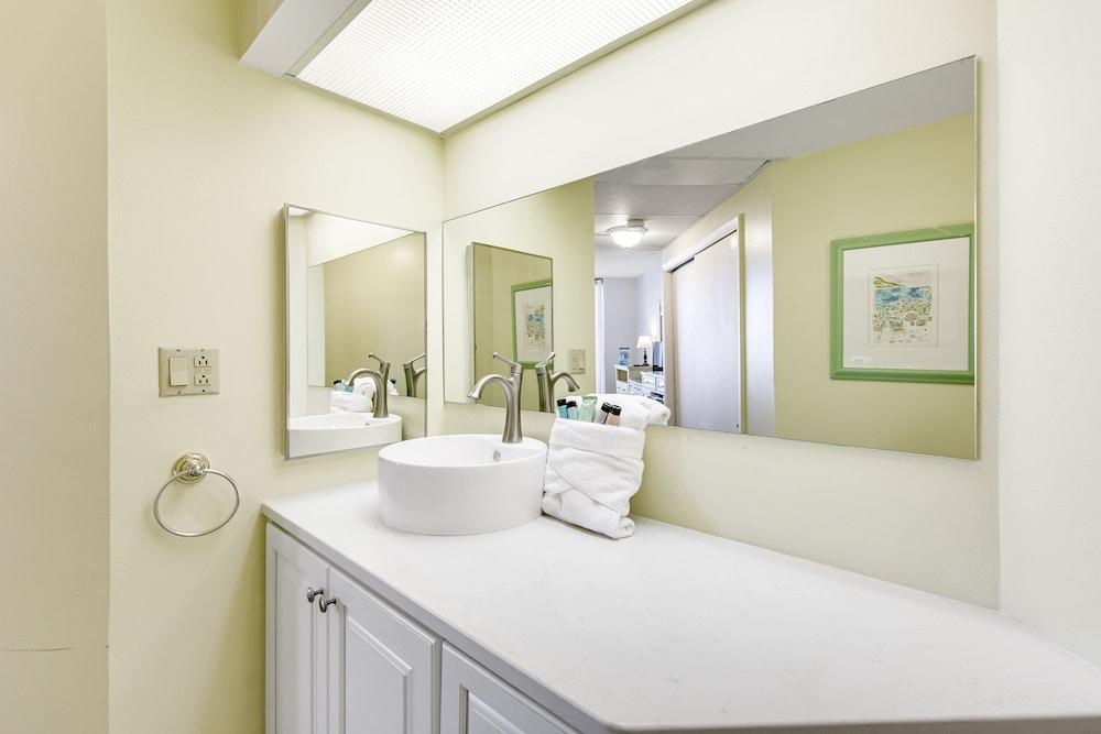 Surfside Resort photo 27
