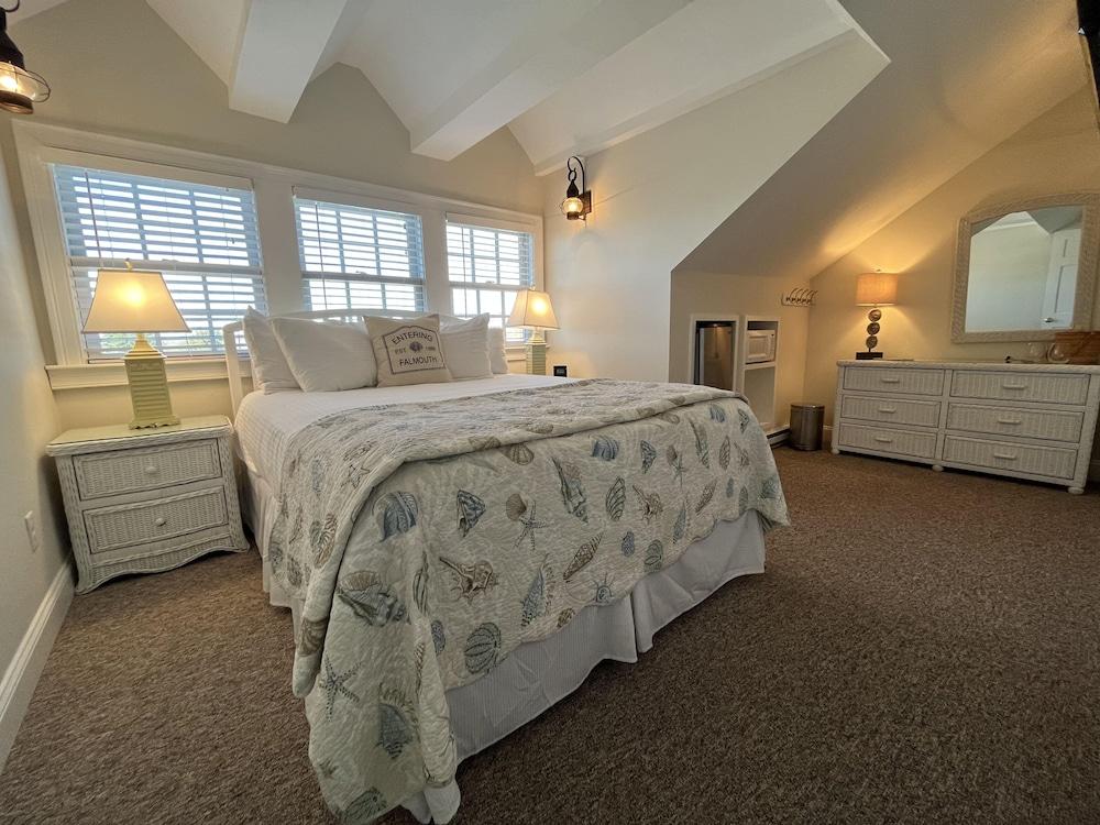 Beach Breeze Inn photo 36