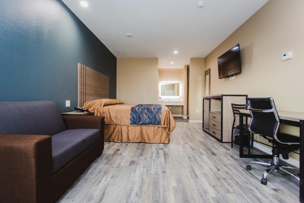 Budget Host Inn and Suites photo 3