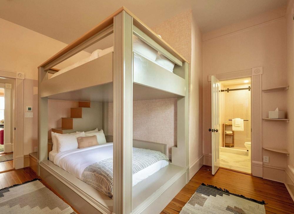 Grand Maloney Hotel photo 6